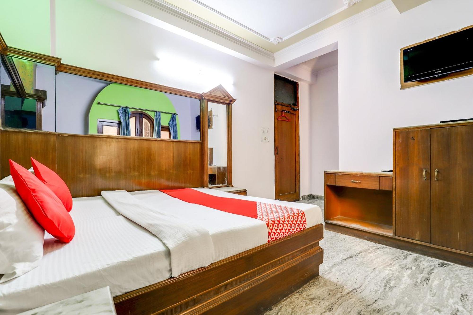 Hotel O Moon Palace Dx New Delhi Exterior photo