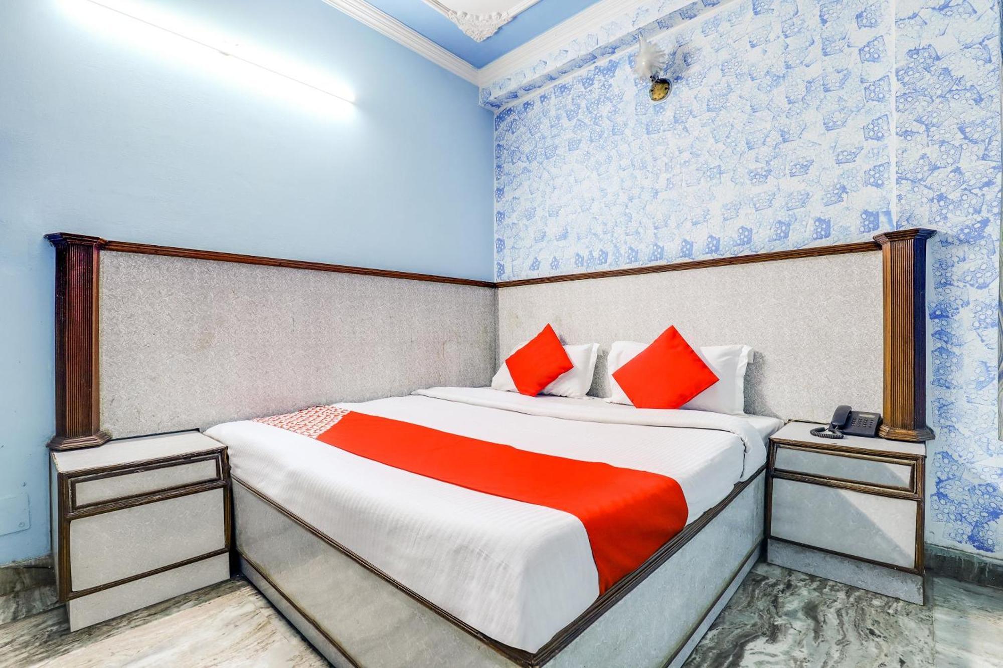 Hotel O Moon Palace Dx New Delhi Exterior photo