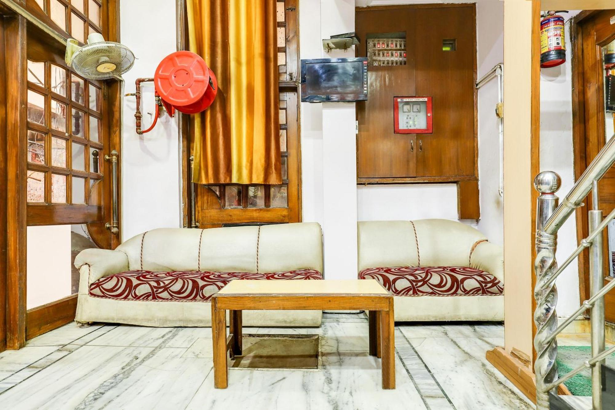 Hotel O Moon Palace Dx New Delhi Exterior photo