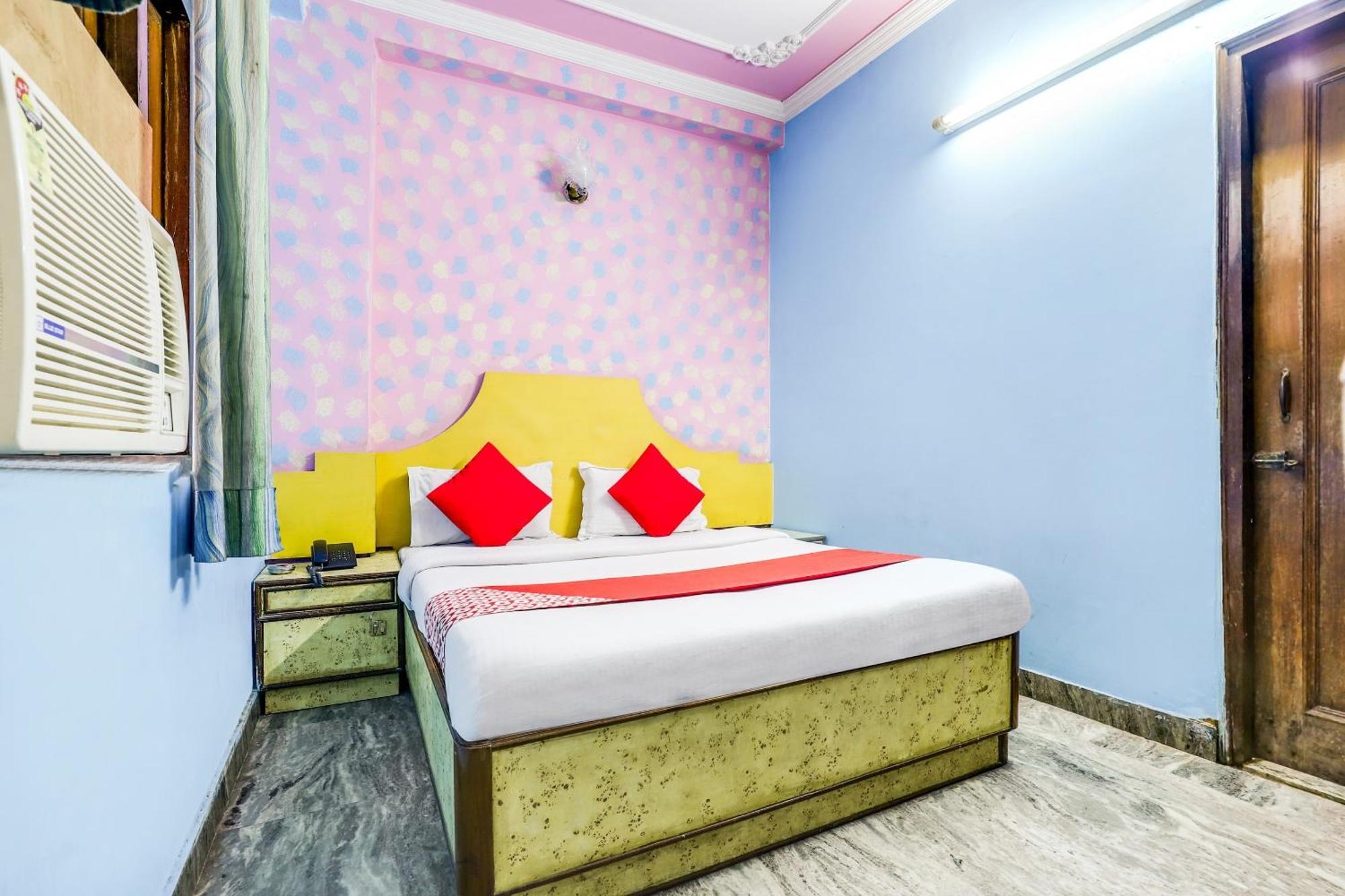 Hotel O Moon Palace Dx New Delhi Exterior photo